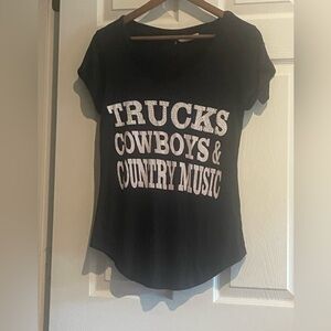Occasion women’s small black T-shirt- trucks, Cowboys and country music